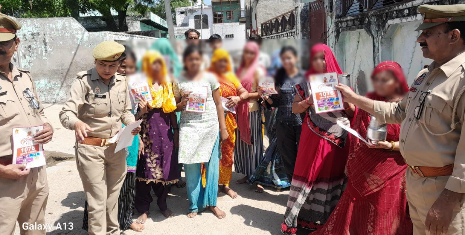 मिशन शक्ति फेज फायव के तहत महिलाओं व छात्राओं को पुलिस ने किया जागरुक : हाथरस से विष्णु नागर की रिपोर्ट