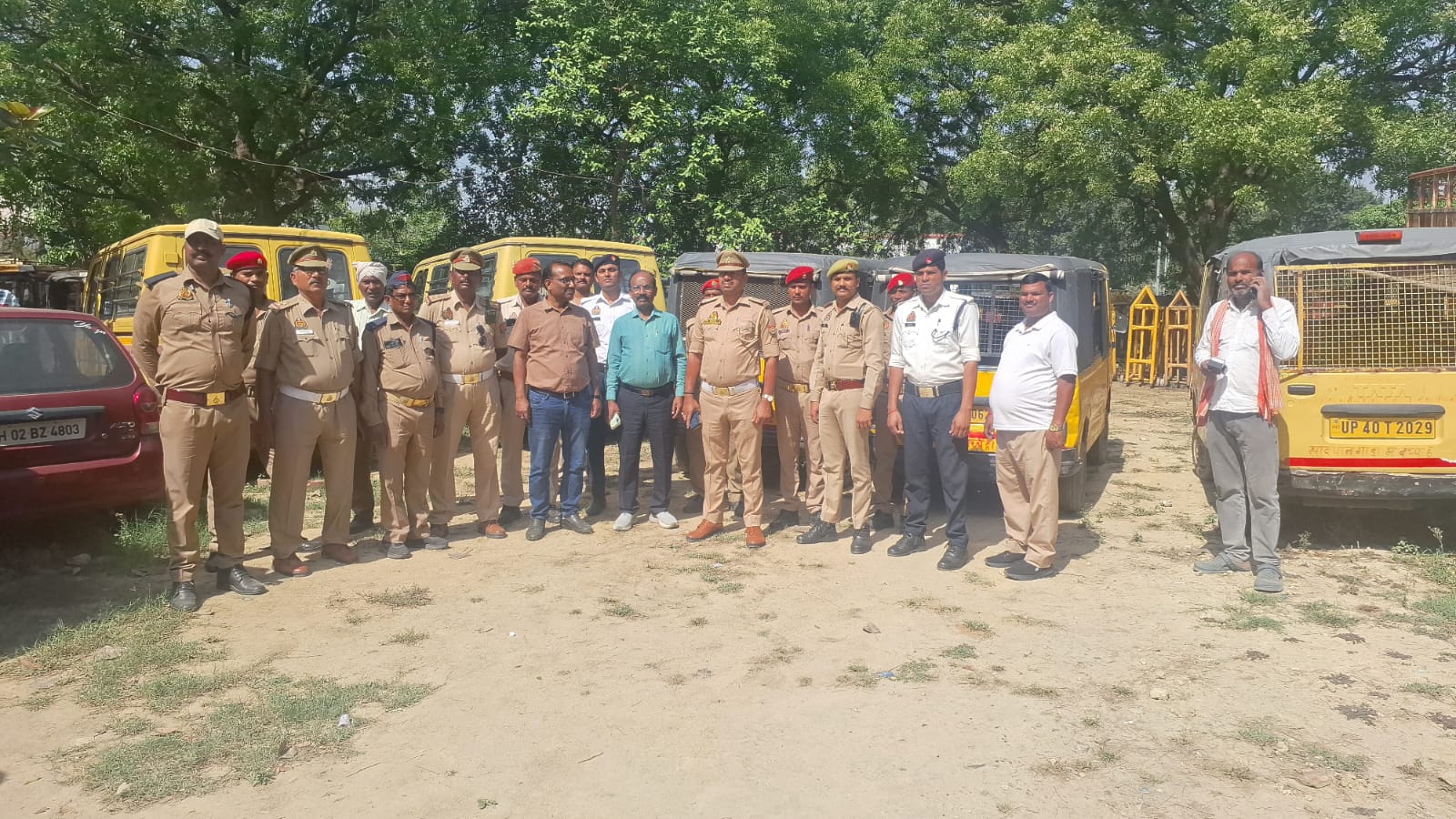 “बहराइच-; स्कूल बसों पर सख्ती: 6 बसें सीज, अनफिट वाहनों पर होगी FIR….