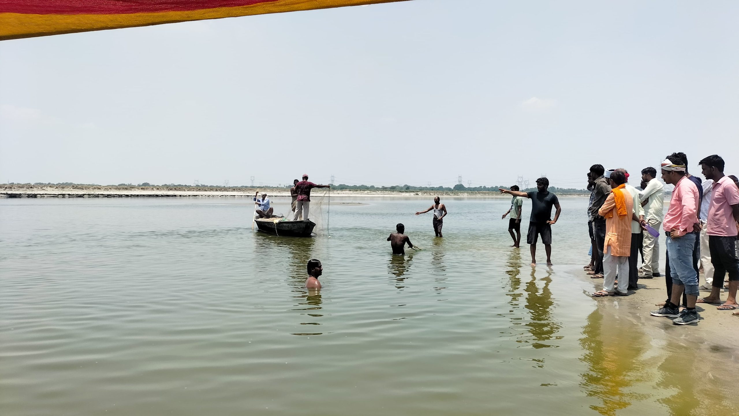 गंगा स्नान के समय सेल्फी लेते डॉक्टर की डूबने से मौत….