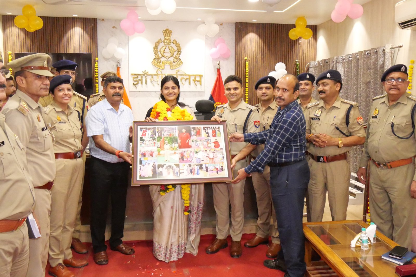 झाॅसी से विदा हुईं ASP अरीबा नोमान, पुलिस परिवार ने की विदाई..